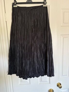 L'ATISTE Black Crinkled Maxi Skirt